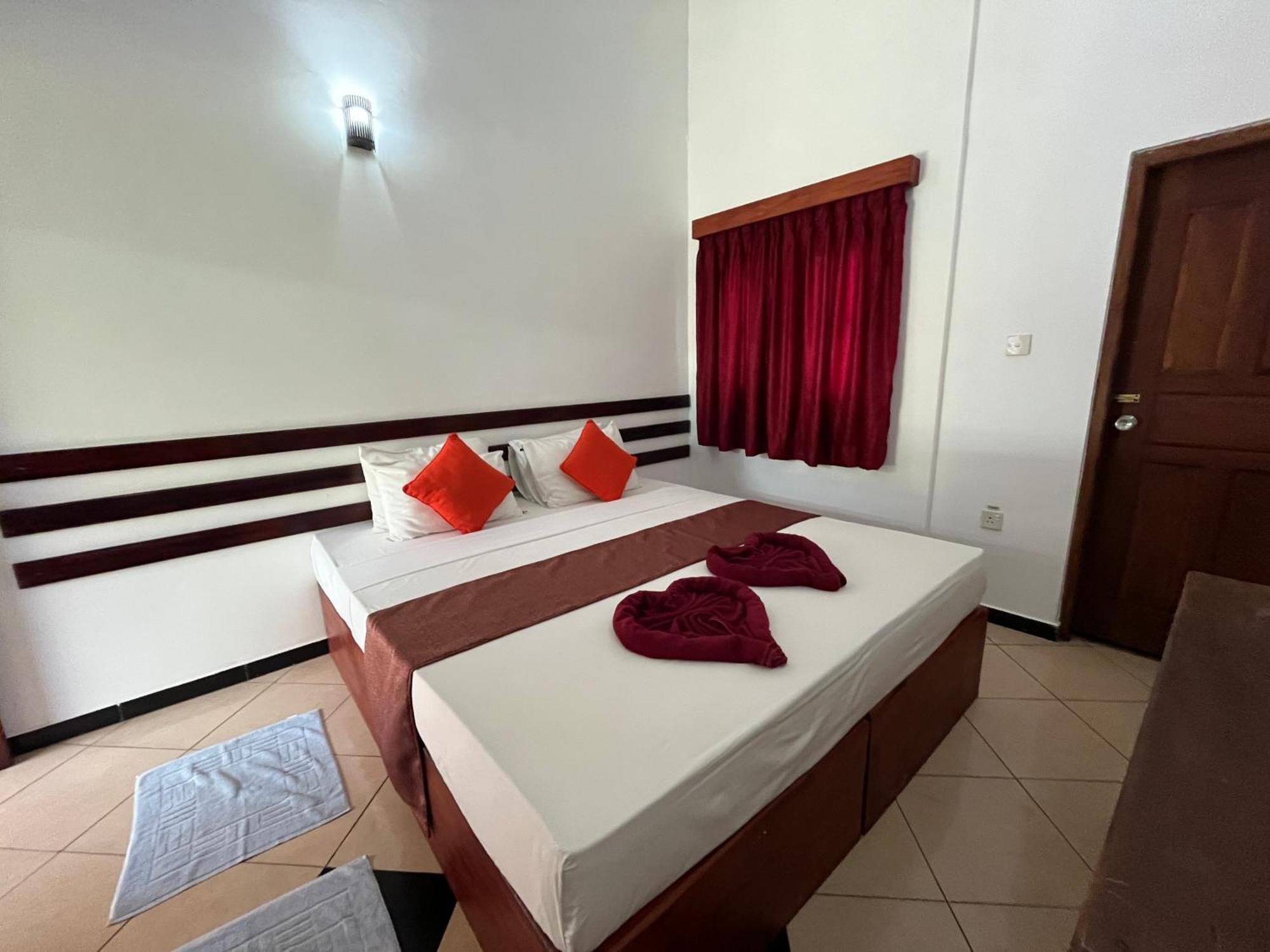 Sundowners Guesthouse ヒッカドゥワ 部屋 写真