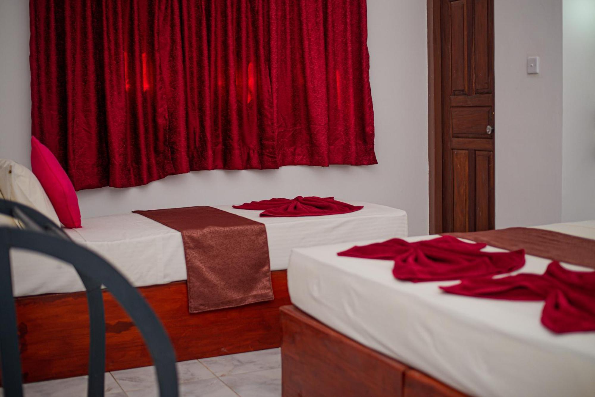 Sundowners Guesthouse ヒッカドゥワ 部屋 写真