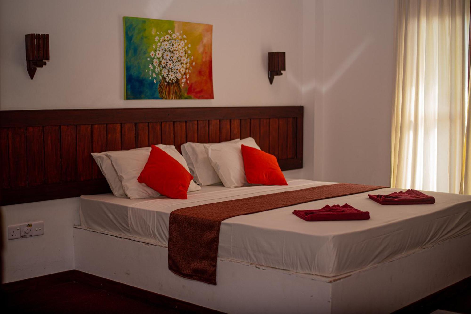 Sundowners Guesthouse ヒッカドゥワ 部屋 写真