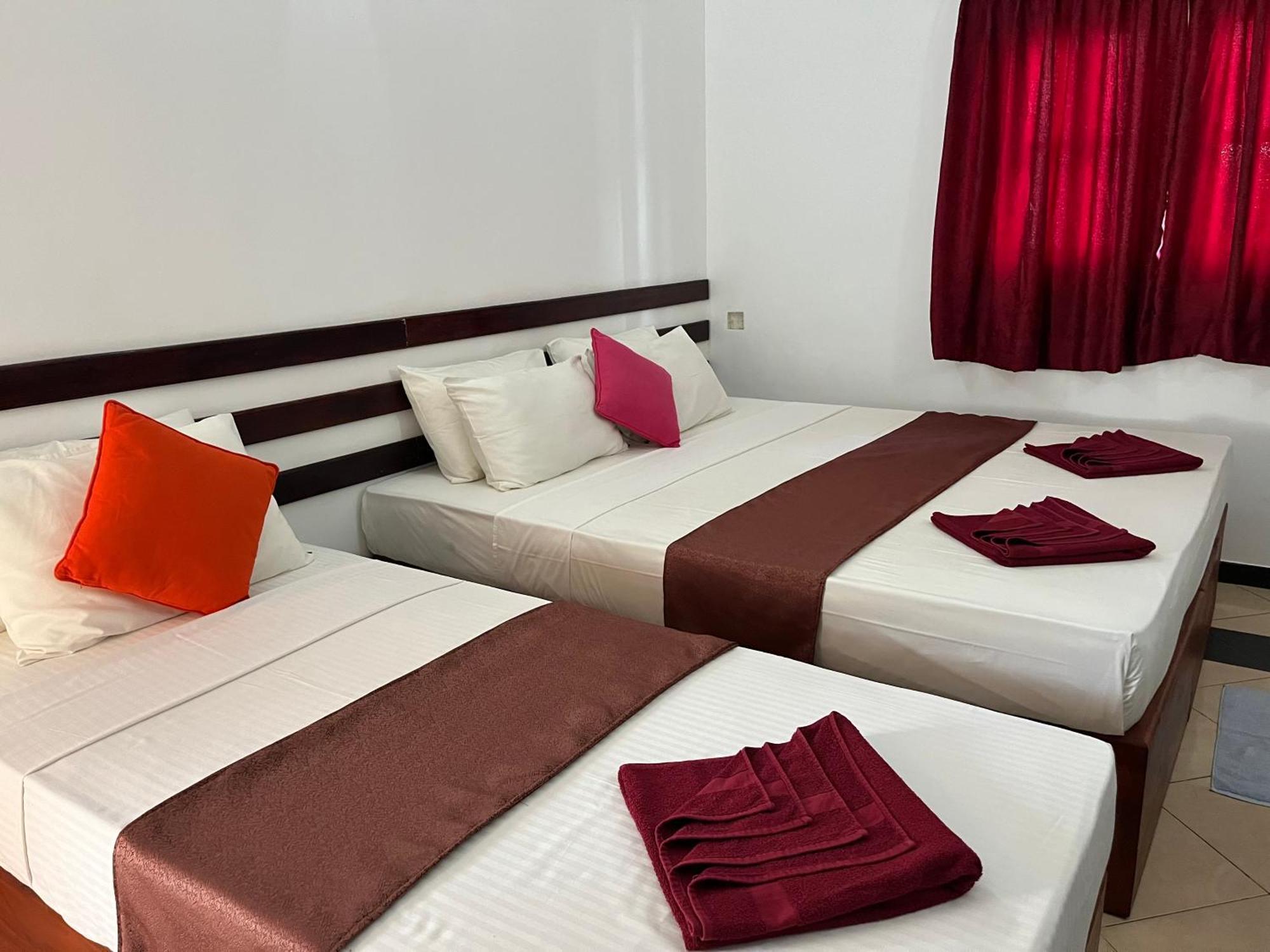 Sundowners Guesthouse ヒッカドゥワ 部屋 写真